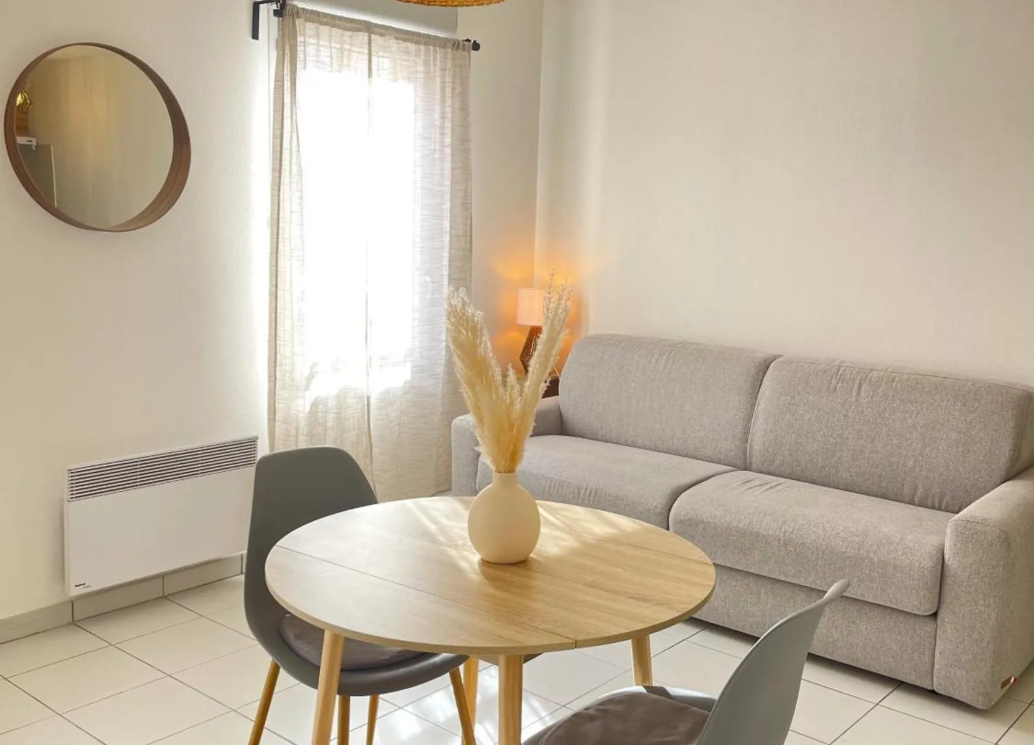 Studio, Climatisation, Terrasse, Parking, 1 Min Tramway Nice 0*,  France